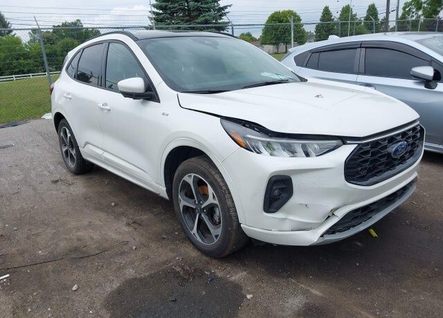 2023 FORD Escape