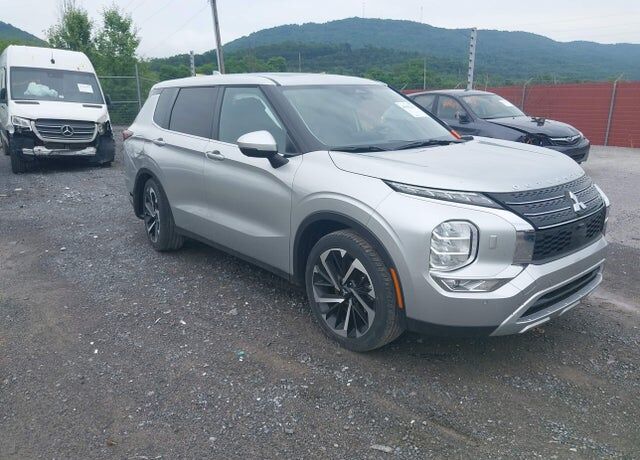 2024 MITSUBISHI Outlander