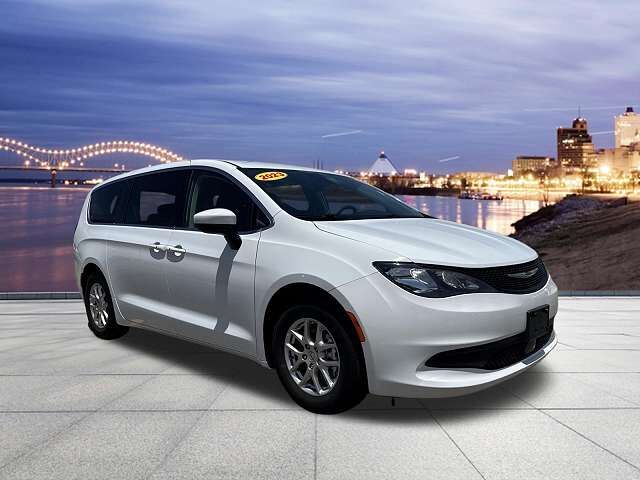 2023 CHRYSLER Voyager