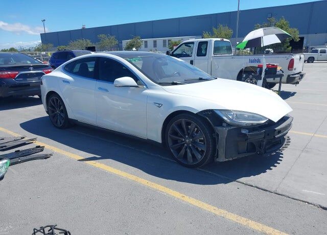 2016 TESLA Model S