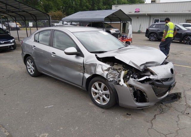 2011 MAZDA Mazda3