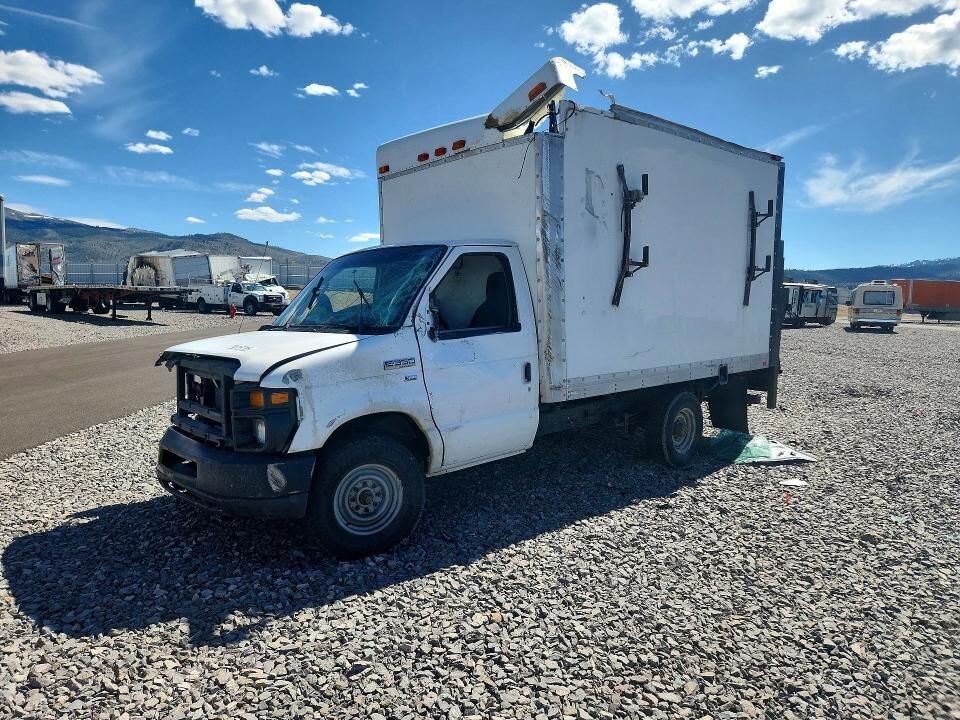 2012 FORD E-350