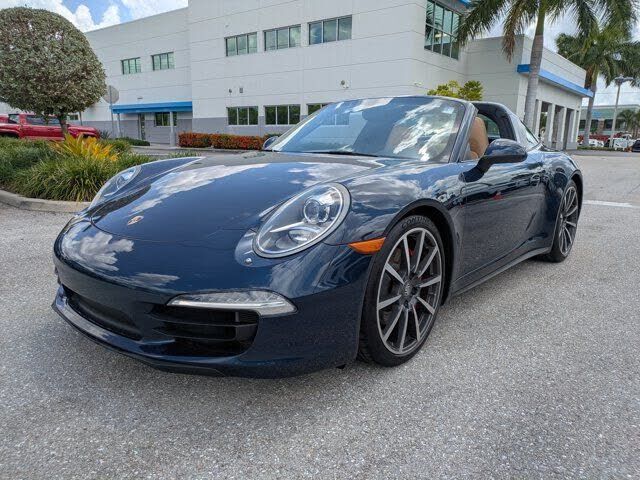 2015 PORSCHE 911