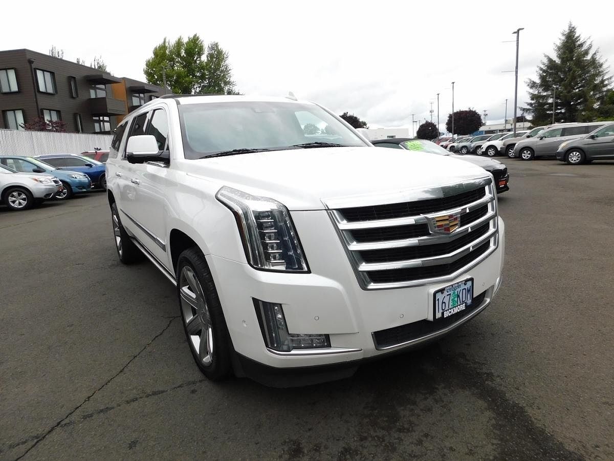 2017 CADILLAC Escalade ESV