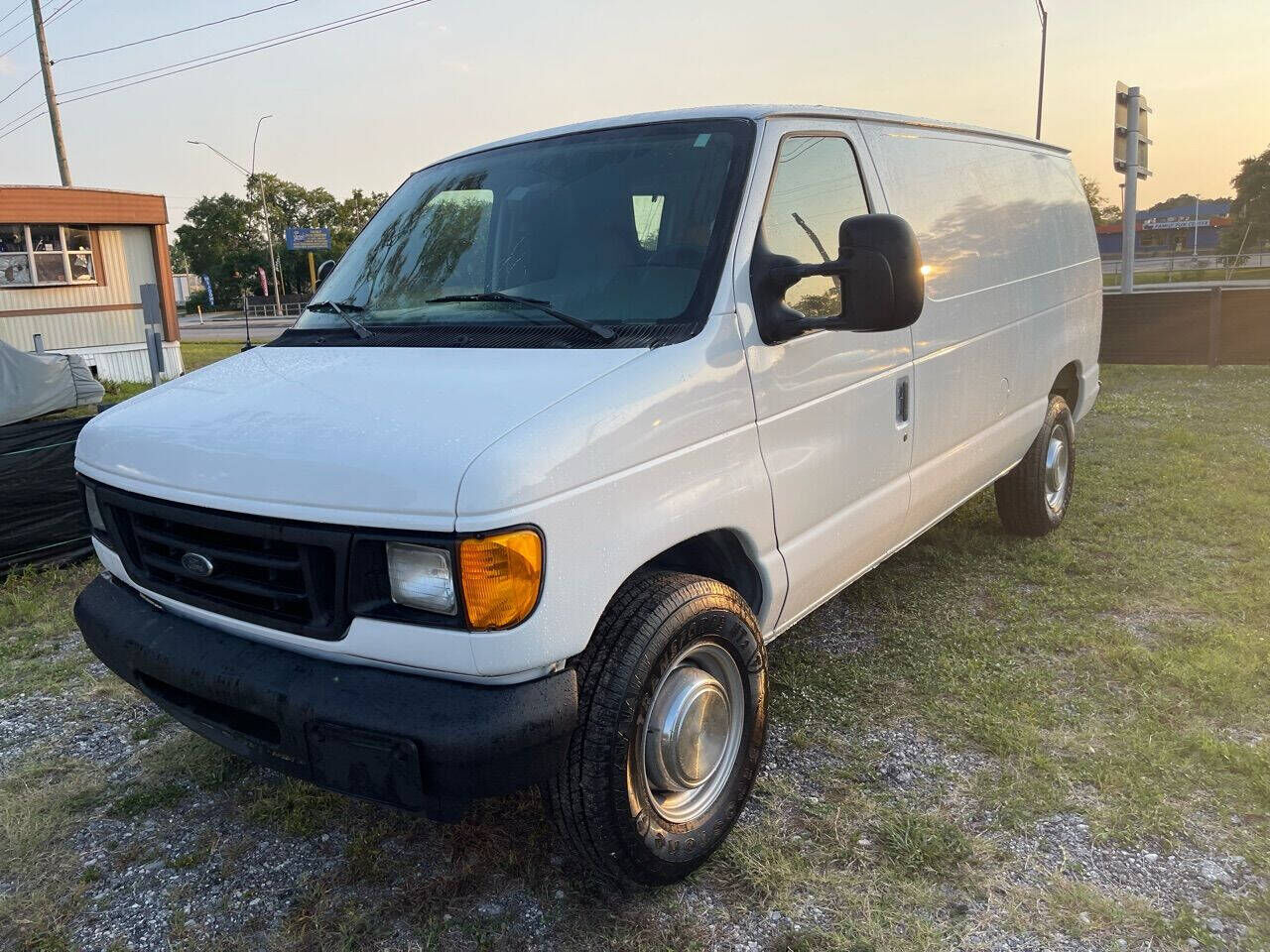 2005 FORD E-250