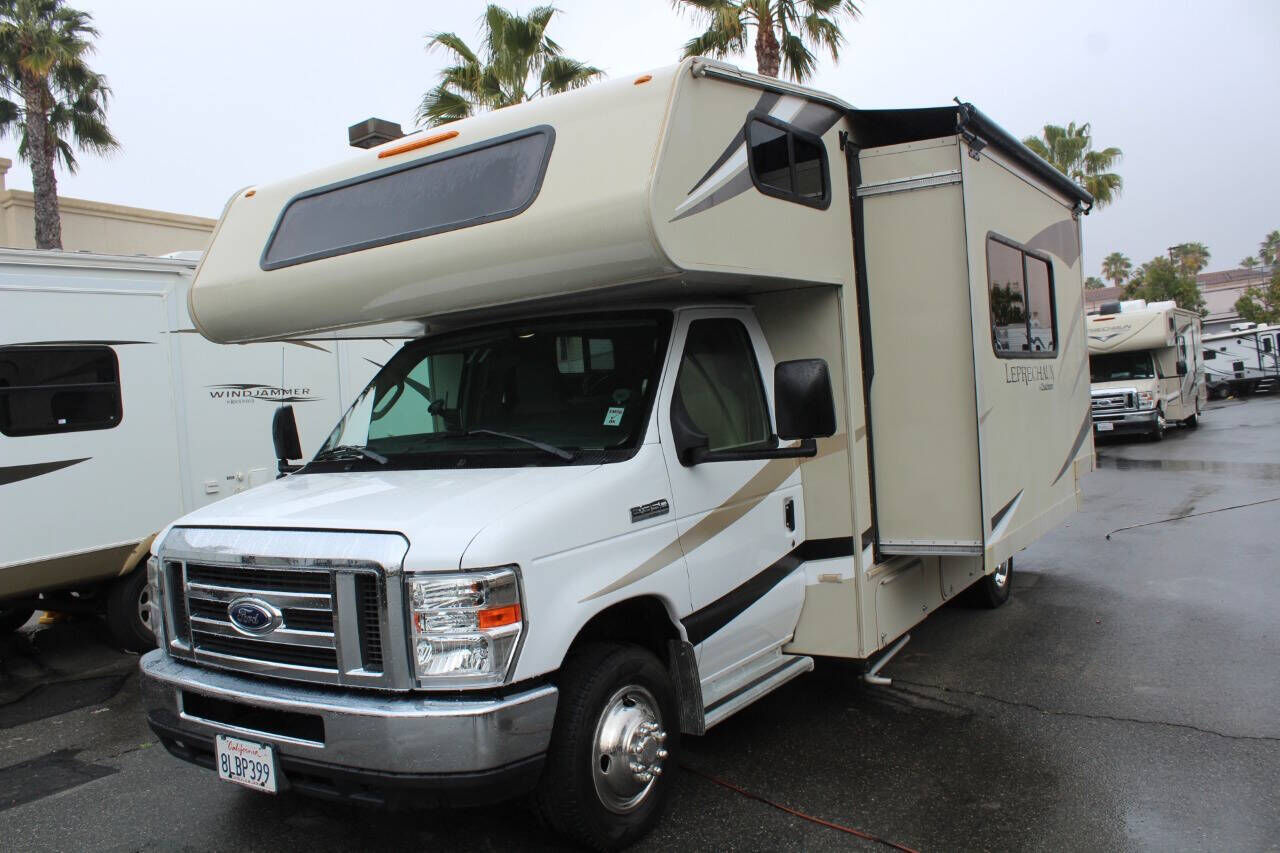 2018 FORD E-350