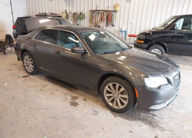 2017 CHRYSLER 300