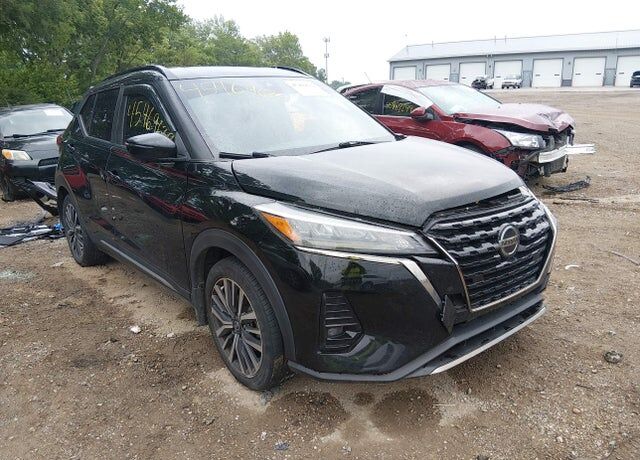 2021 NISSAN Kicks