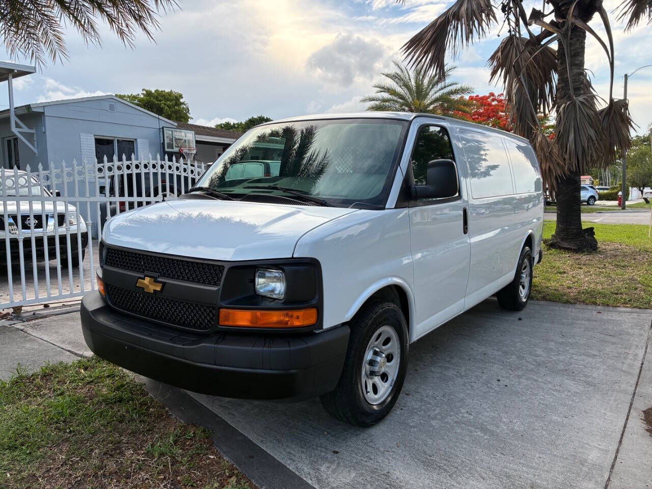2012 CHEVROLET Express