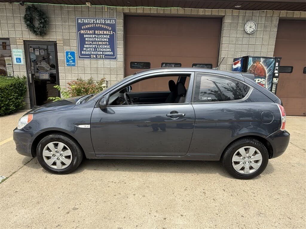 2011 HYUNDAI Accent