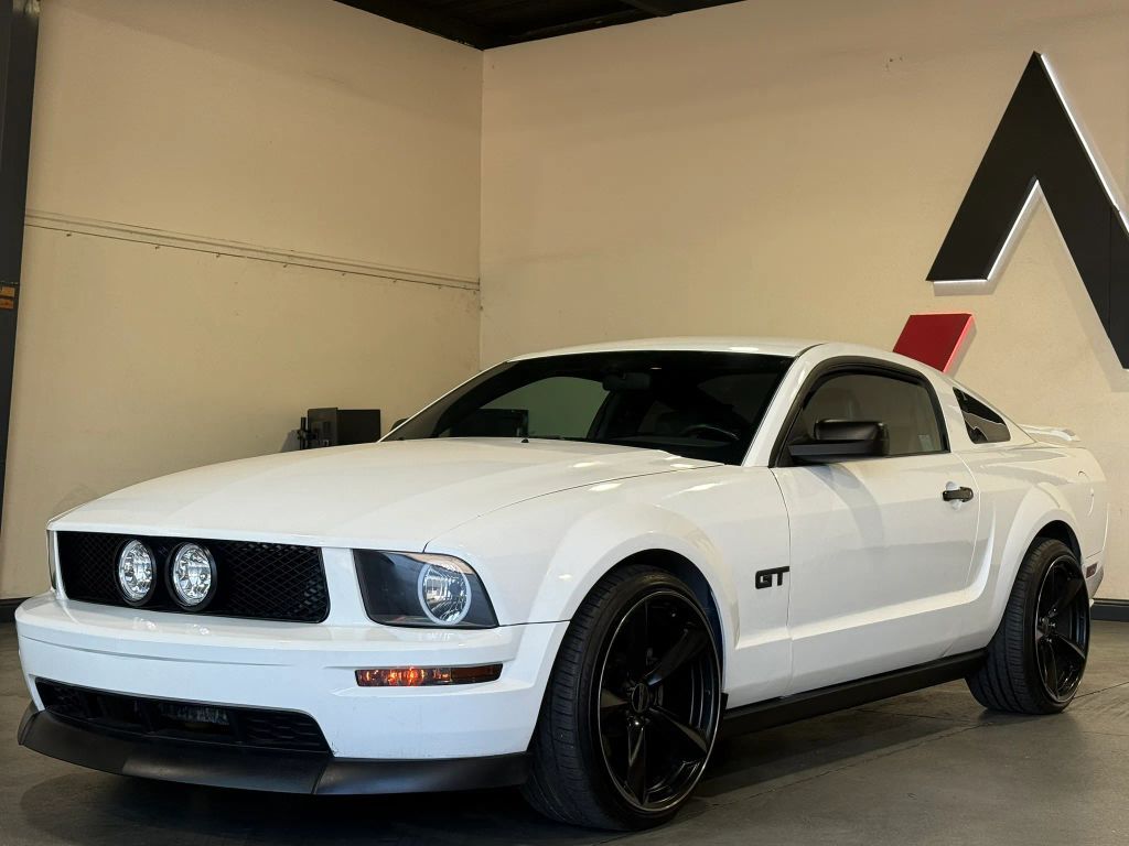 2005 FORD Mustang