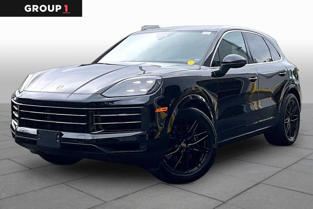 2024 PORSCHE Cayenne