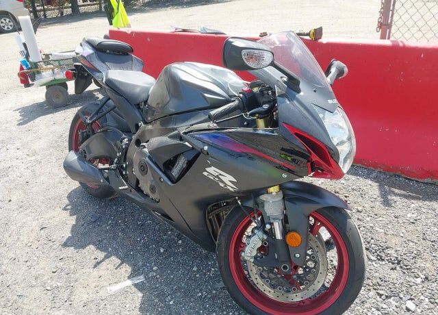 2026 SUZUKI GSX-R750