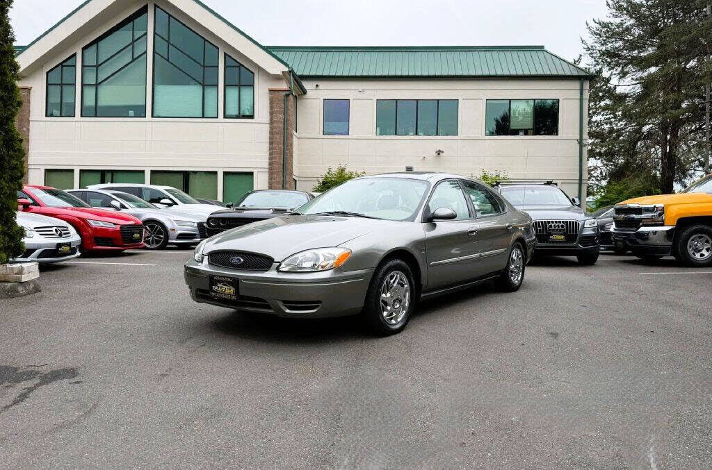 2004 FORD Taurus
