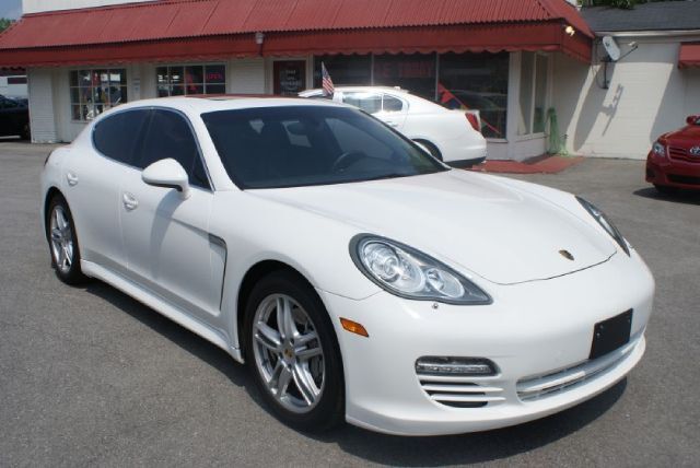 2011 PORSCHE Panamera