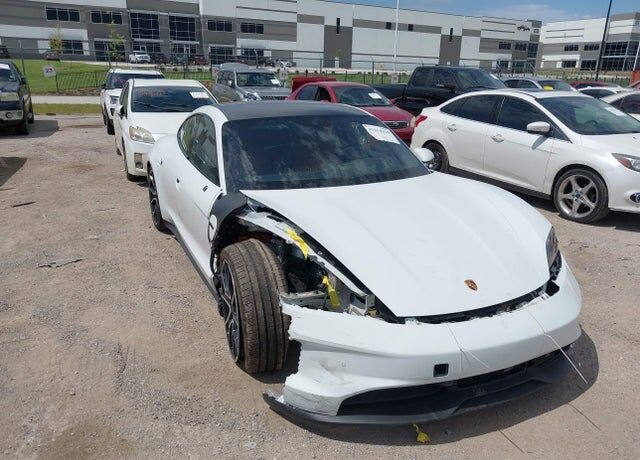 2025 PORSCHE Taycan