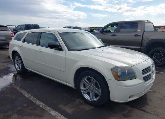 2005 DODGE Magnum