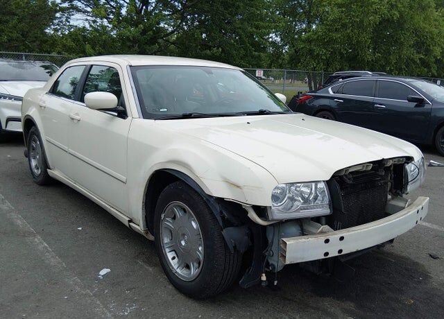 2005 CHRYSLER 300