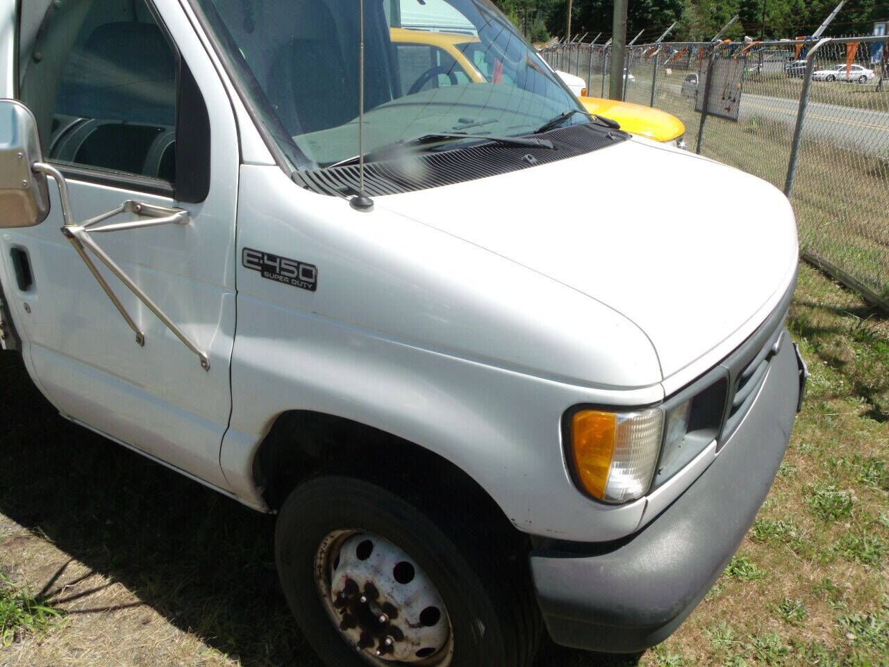 2003 FORD E-450
