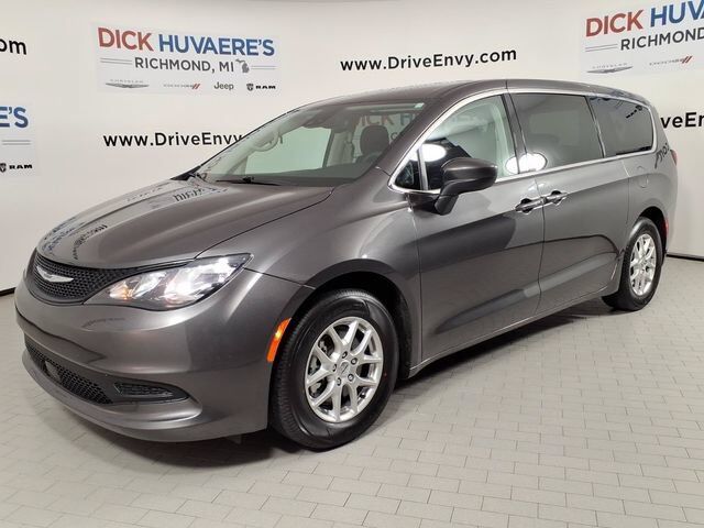 2023 CHRYSLER Voyager
