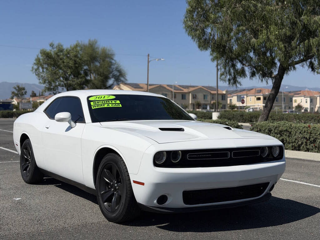 2017 DODGE Challenger