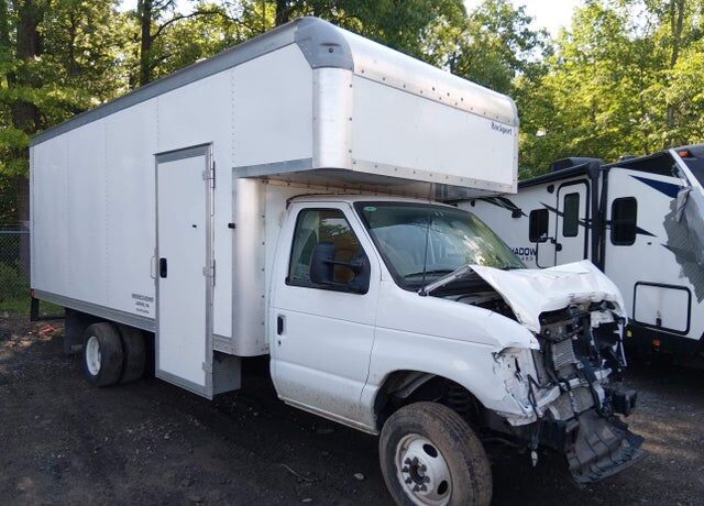 2025 FORD E-450
