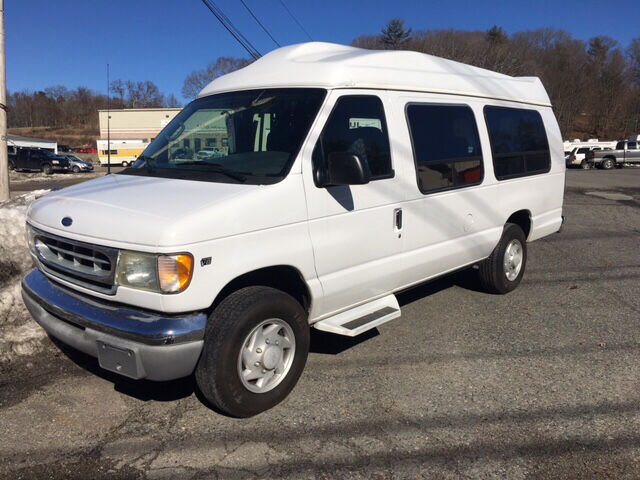 2001 FORD E-350