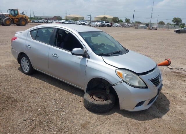 2014 NISSAN Versa