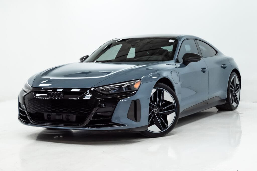 2022 AUDI e-tron