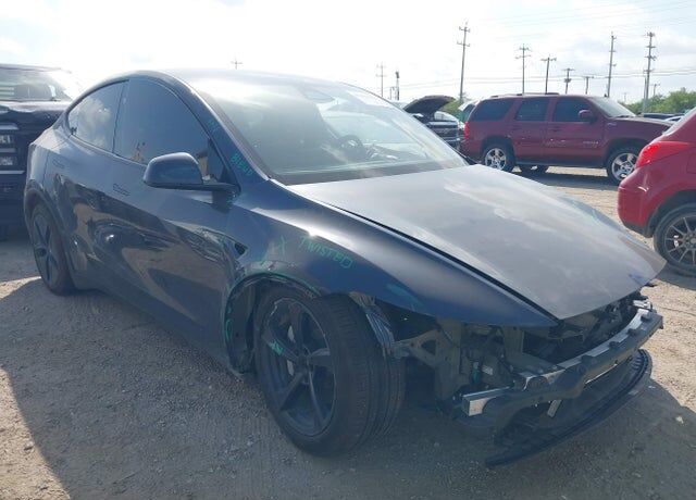 2026 TESLA Model Y