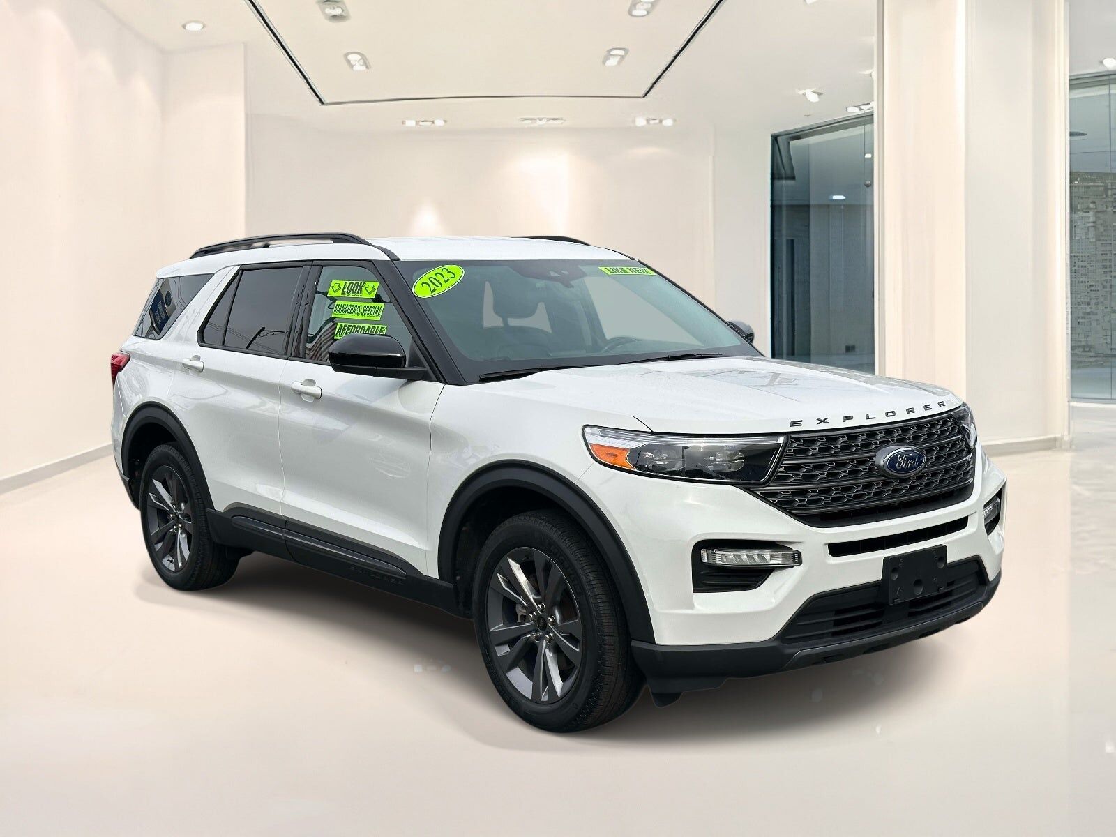 2023 FORD Explorer