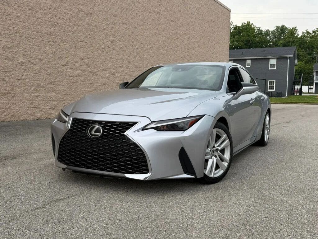 2021 LEXUS IS