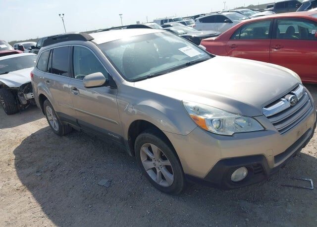 2014 SUBARU Outback
