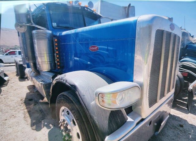 2012 PETERBILT 389