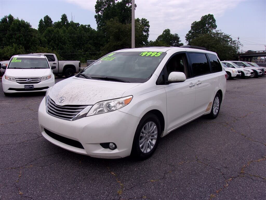 2016 TOYOTA Sienna