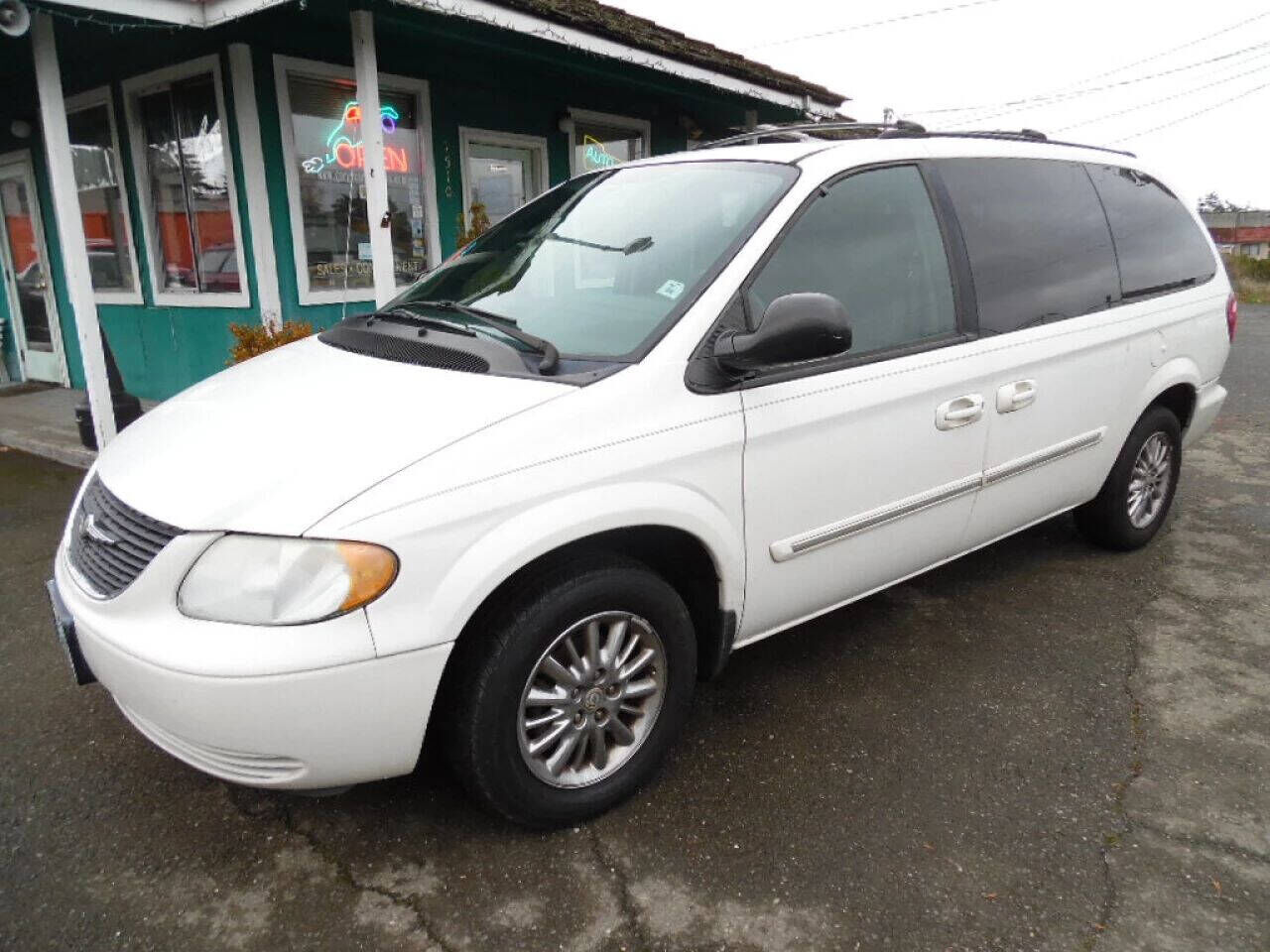 2004 CHRYSLER Town and Country