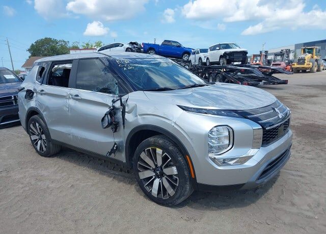 2025 MITSUBISHI Outlander