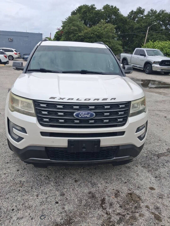 2017 FORD Explorer