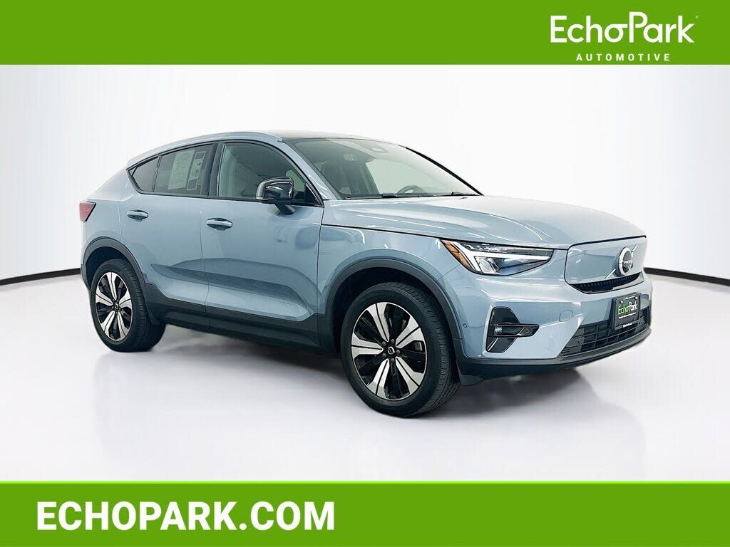 2023 VOLVO C40