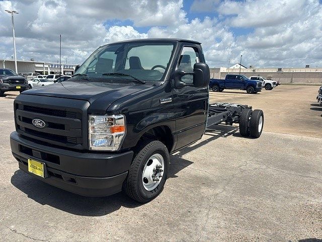 2026 FORD E-450