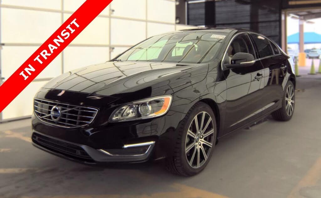 2017 VOLVO S60