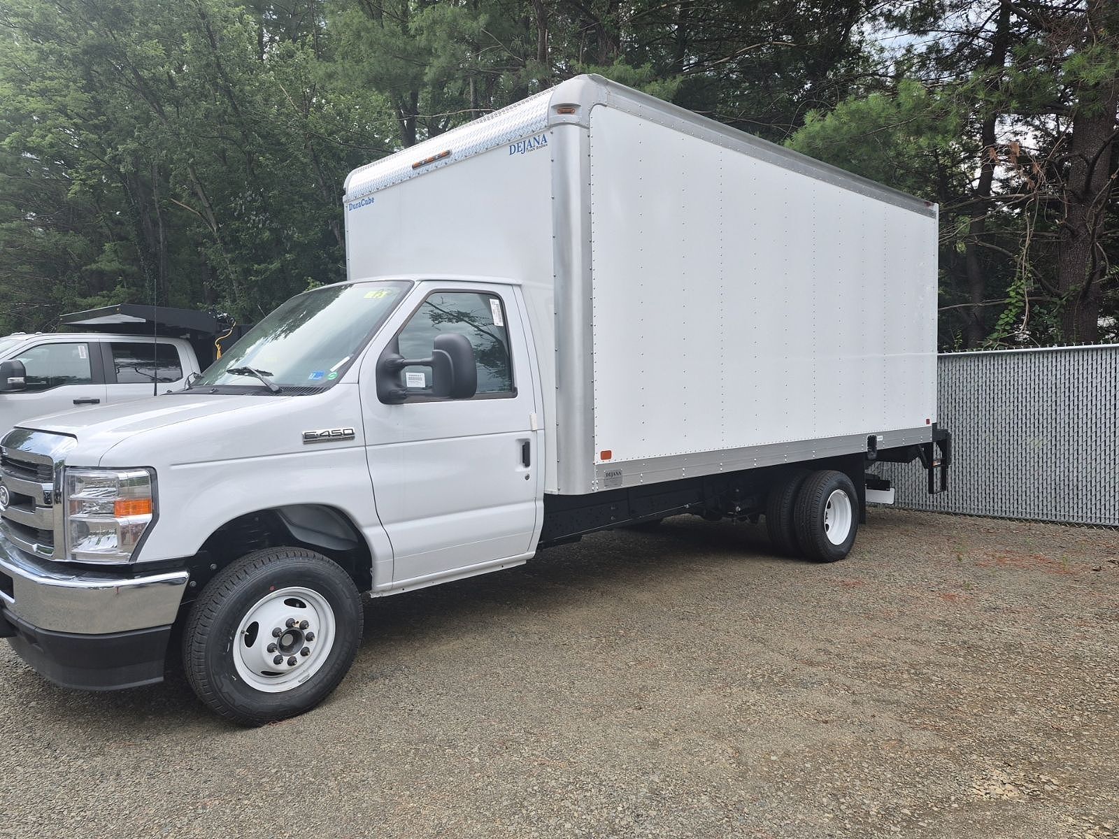 2027 FORD E-450
