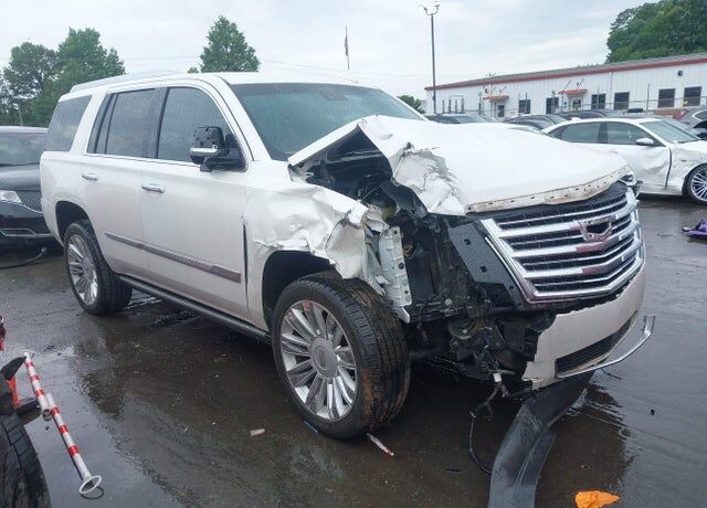 2017 CADILLAC Escalade