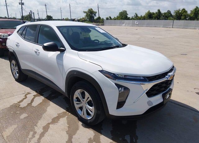 2025 CHEVROLET Trax