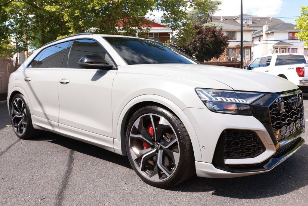 2024 AUDI RS Q8