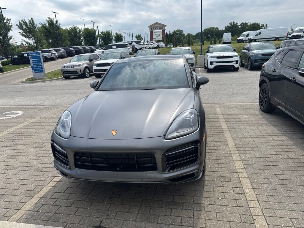 2022 PORSCHE Cayenne