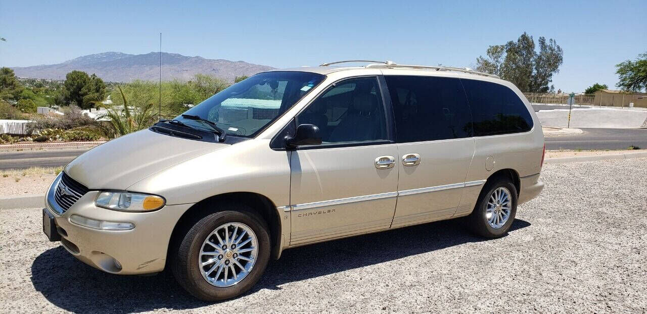 2000 CHRYSLER Town and Country