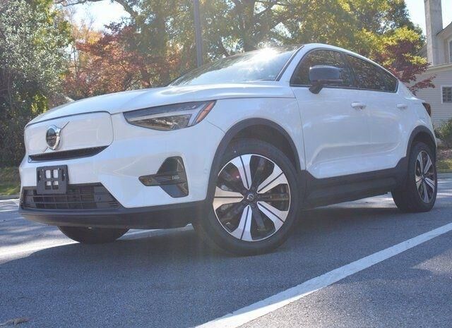 2023 VOLVO C40