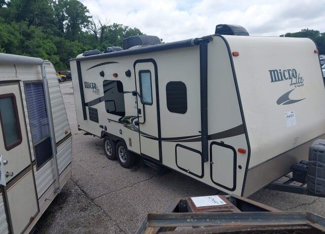 2016 FOREST RIVER Flagstaff Lite Weight Trailers