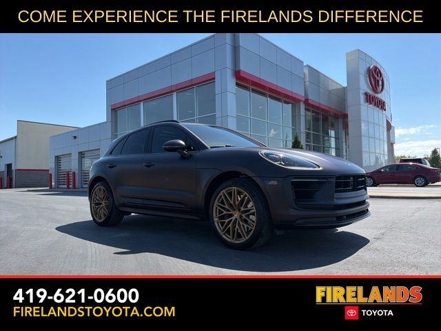 2023 PORSCHE Macan